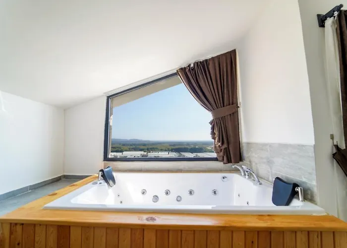 Legendary 2 וילה